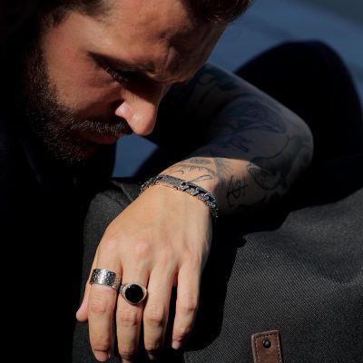 bracciale opus maglia indossato