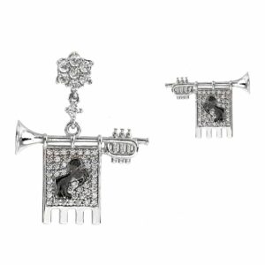 ClClarions of Musicians Asymmetrical Earrings Stones White