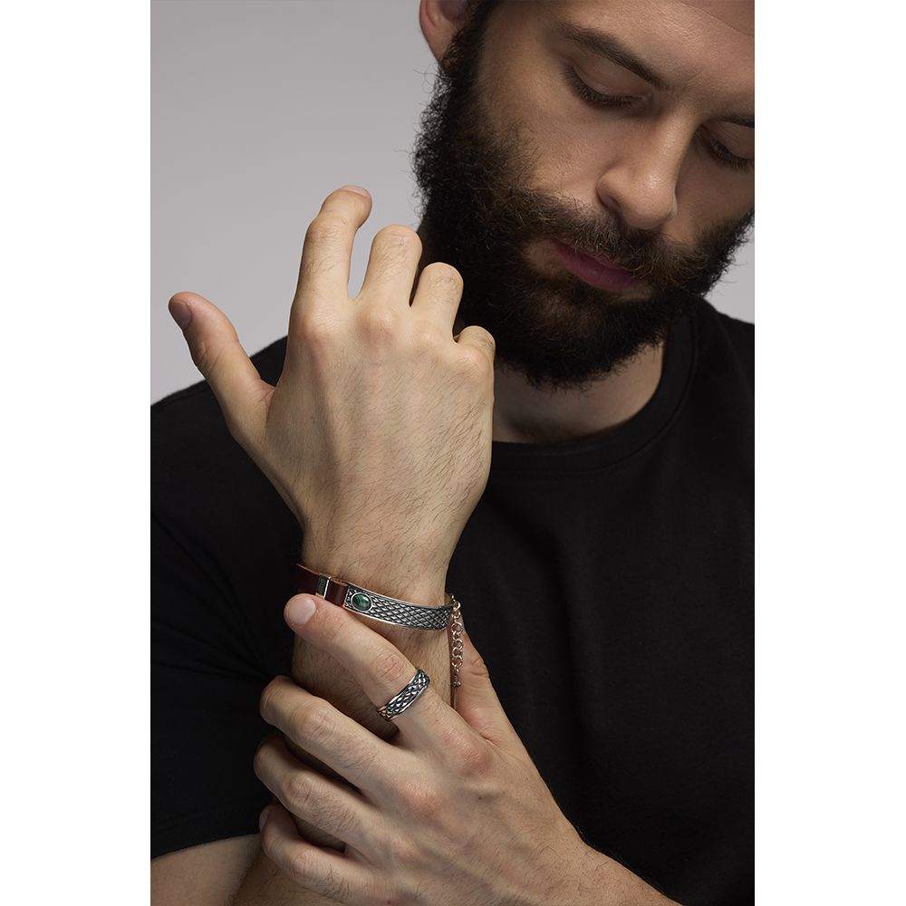 anello e bracciale serpente indossato