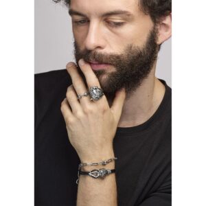 parure pantera uomo indossato