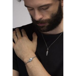 bracciale aquila e collana piuma indossato
