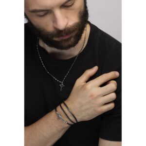 bracciale croce tre giri e collana rosario croce pietre nere indossato