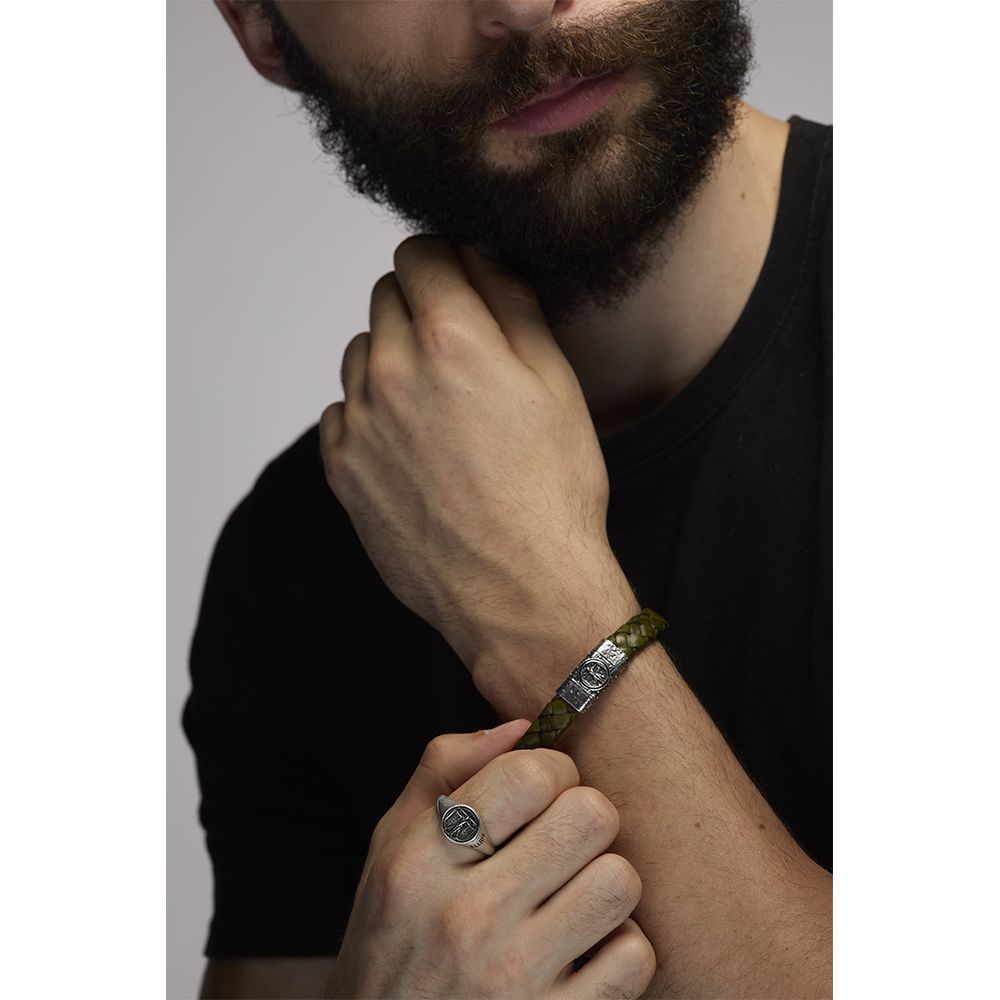 anello e bracciale uomo vitruviano indossato