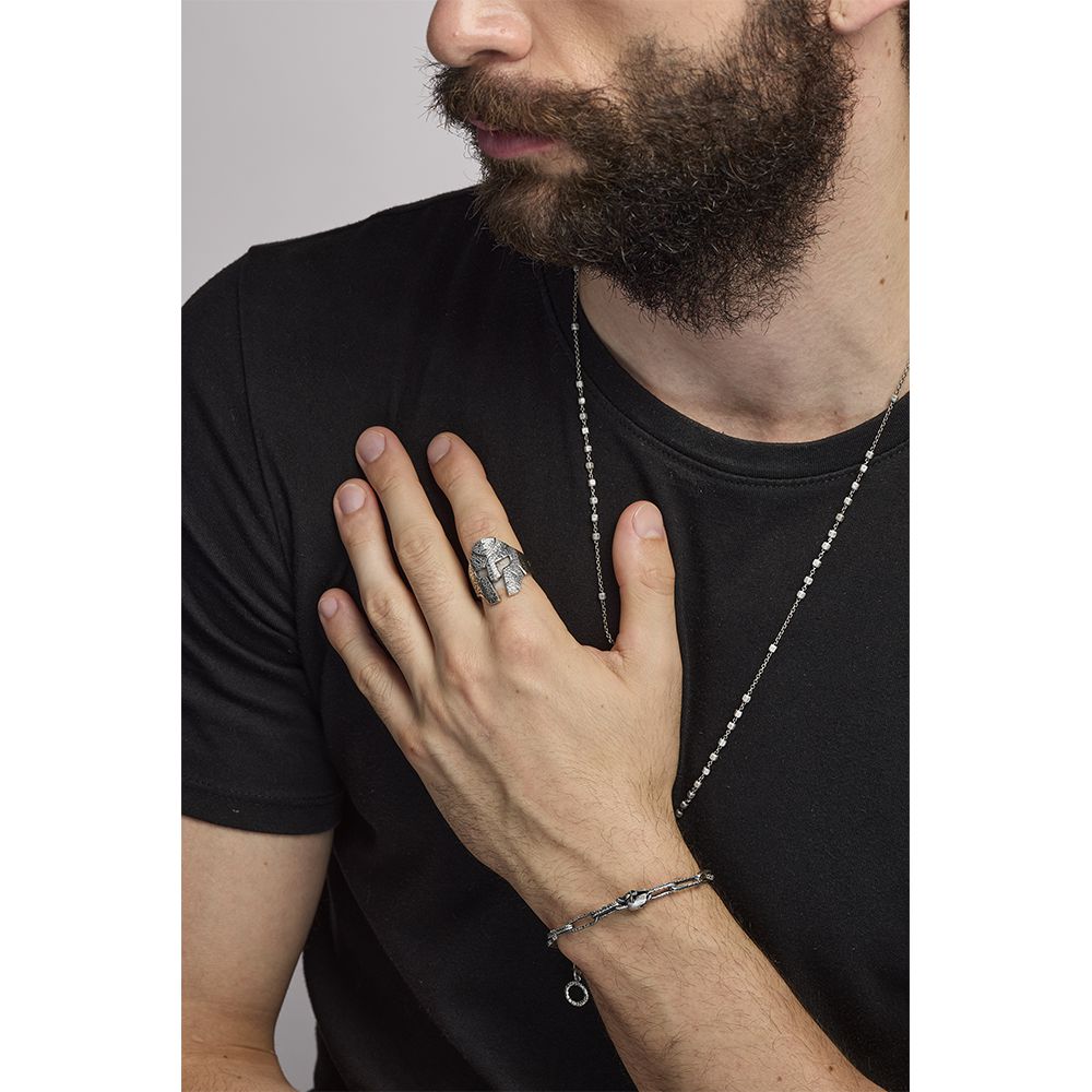 anello elmo gladiatore e bracciale catena gladiatore indossato