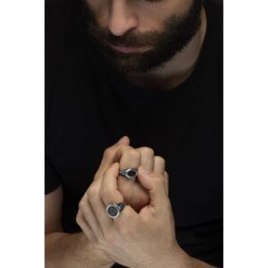 anelli gemma uomo indossati