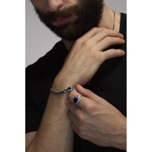 bracciale e anello gemma black quadrata indossati