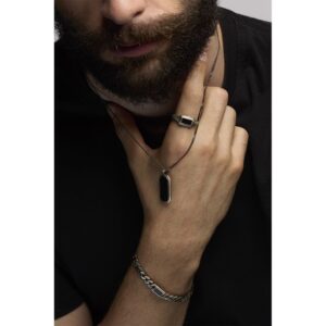 parure gemma black rettangolare indossata