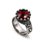 Anello Atlante Mitologia con pietra rossa in argento per uomo