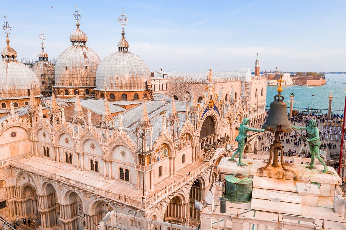 Immagine della Basilica di San Marco a Venezia dall'alto