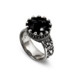 Anello Atlante Mitologia con pietra nera argento