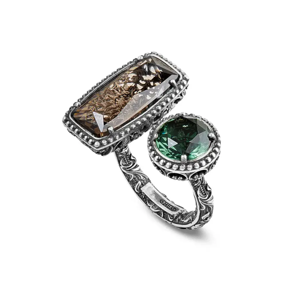 Anello in argento con pietra gialla taglio rettangolare e pietra verde taglio rotondo