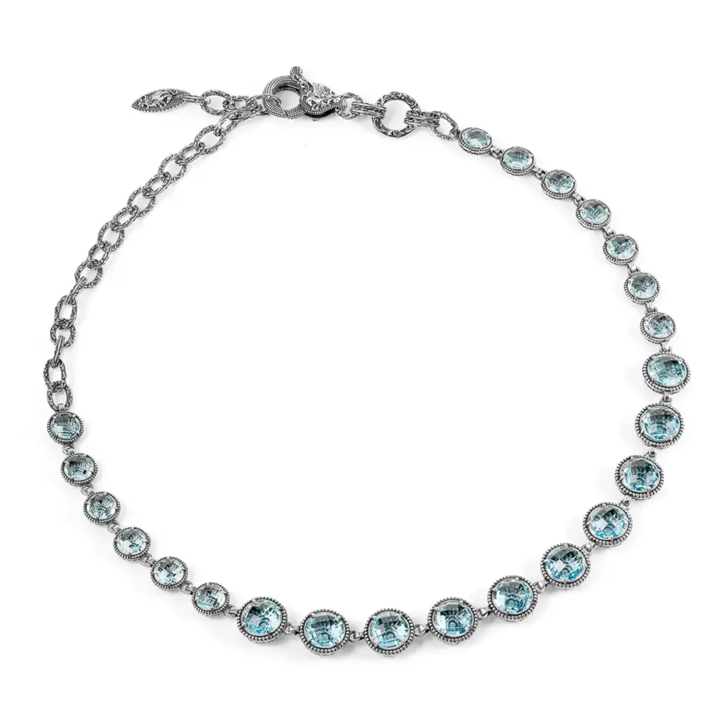 Collana in argento con pietre celesti rotonde